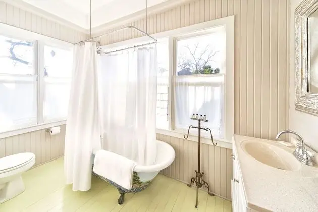 Oda, Özel Banyo (Bluebonnet Room)