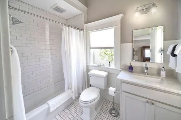 Oda, Özel Banyo (Katy Limited)