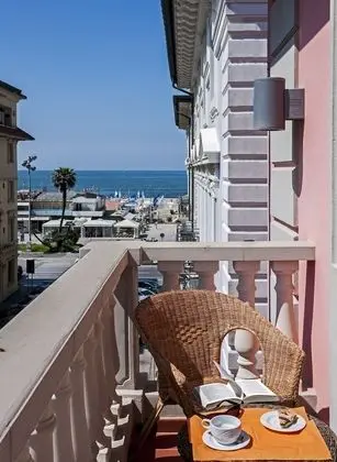 Tek Büyük Yataklı Oda, Balkon