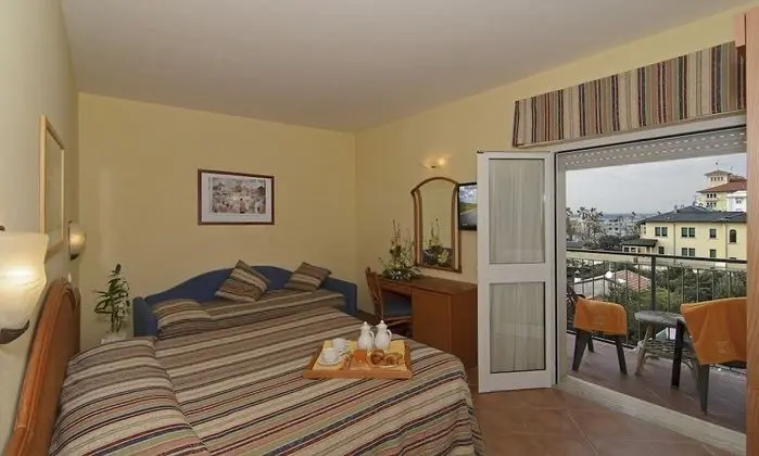 Üç Kişilik Oda, Balkon