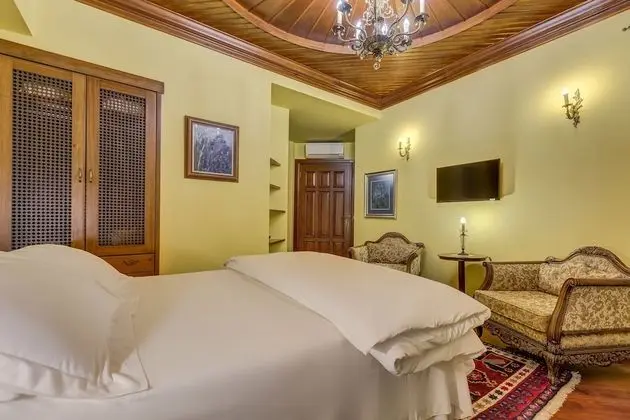 Cara Deluxe Double Room