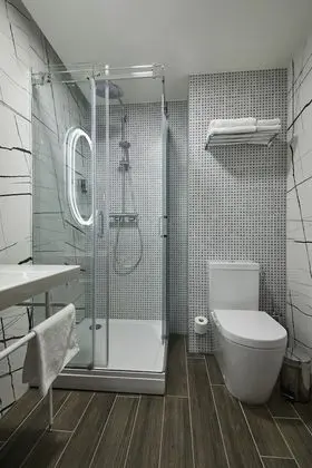 Deluxe Tek Büyük veya İki Ayrı Yataklı Oda