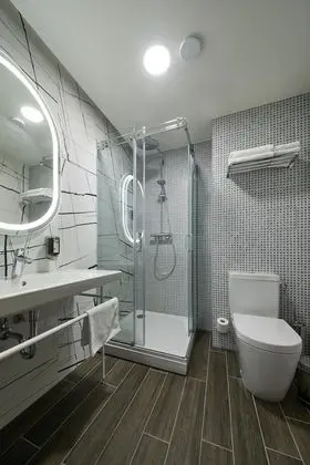 Deluxe Tek Büyük veya İki Ayrı Yataklı Oda