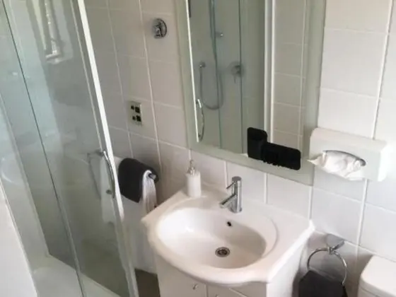 Standard Stüdyo, Zemin Kat (Shower)