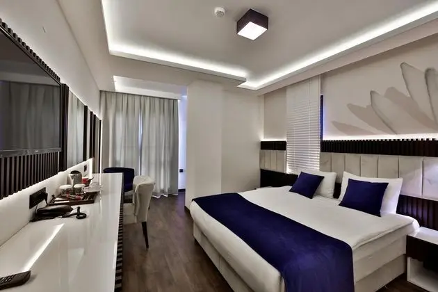 Çift Kişilik,Şehir Manzaralı