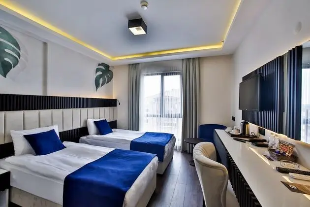 Triple,Şehir Manzaralı