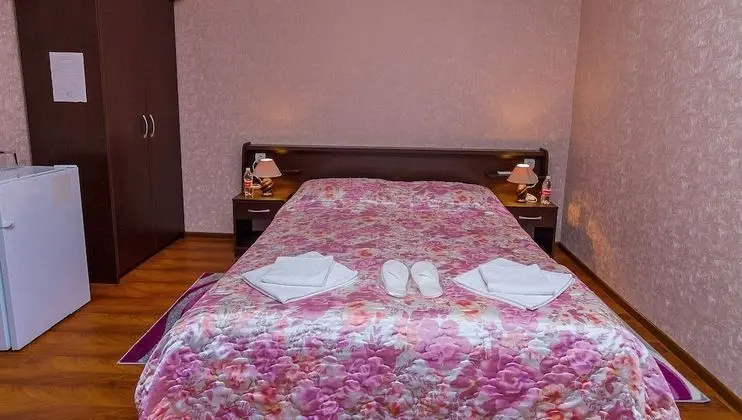 Comfort Tek Büyük Yataklı Oda, Balkon, Avlu Manzaralı