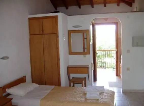 Stüdyo, Bahçe Manzaralı