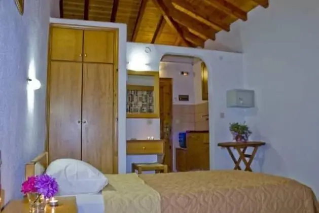 Stüdyo, Bahçe Manzaralı