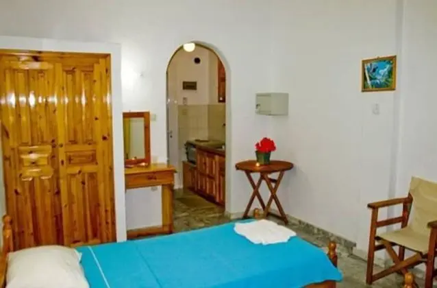Stüdyo, Bahçe Manzaralı