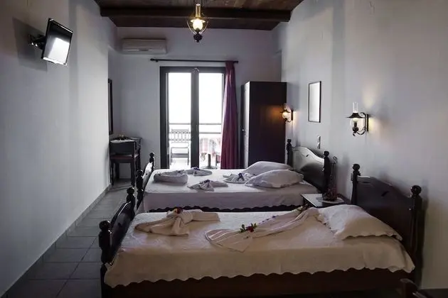 Stüdyo, Deniz Manzaralı (for 3)