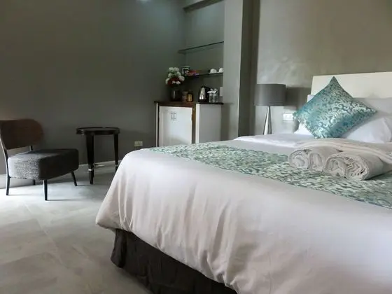 Deluxe Tek Büyük Yataklı Oda, Resort Manzaralı