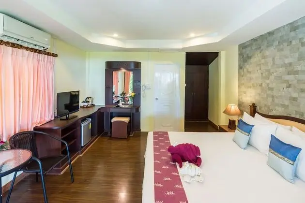 Deluxe Beachfront Bungalow