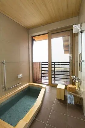 Standard Oda (Yamabuki - with Ski lift ticket)