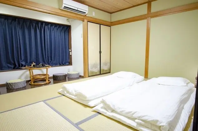 Ev (Private Vacation)