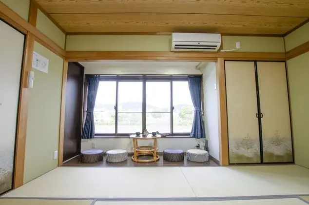 Ev (Private Vacation)