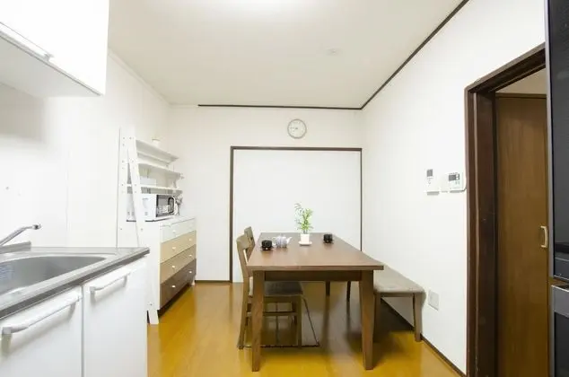 Ev (Private Vacation)