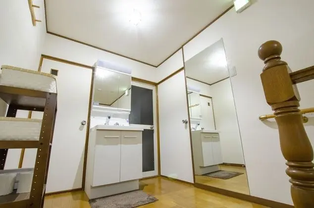 Ev (Private Vacation)