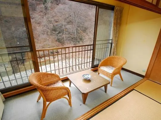 Standard Oda, Sigara İçilebilir (Japanese Style)