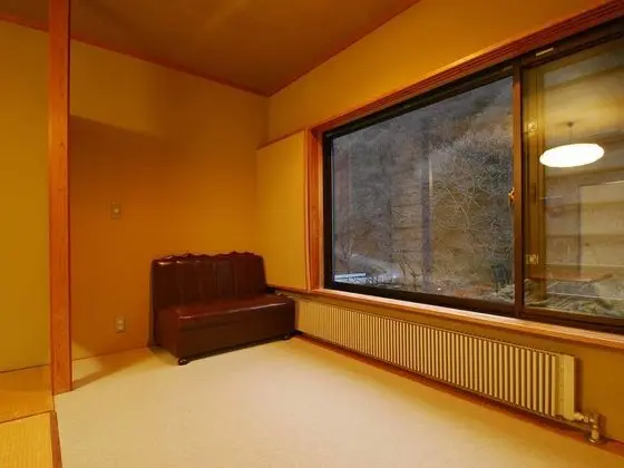 Standard Oda, Sigara İçilebilir (Japanese Style)
