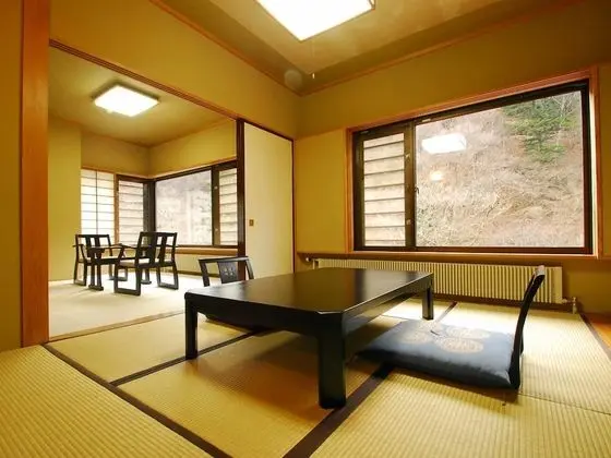 Superior Oda, Sigara İçilebilir (Japanese Style)