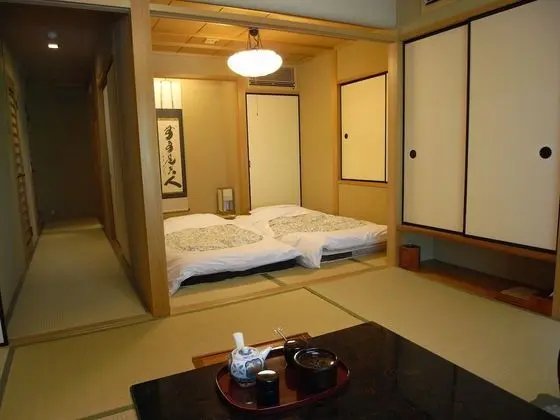 Traditional Süit (Japanese Style Room)