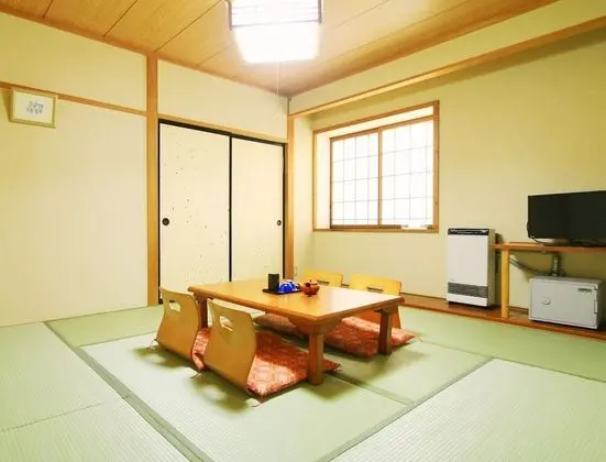 Traditional Dört Kişilik Oda, Ortak Banyo (Japanese Style)