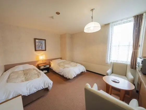 İki Ayrı Yataklı Oda, Sigara İçilmez