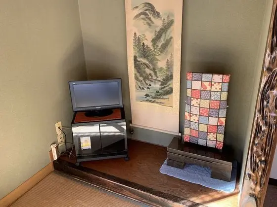 Üç Kişilik Oda, Sigara İçilebilir (2nd floor)