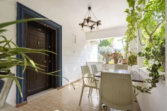 Apartment,bahçe Manzaralı,zemin Kat
