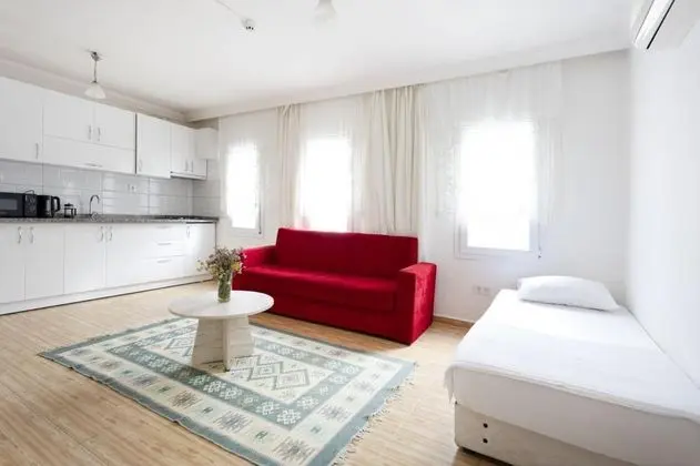 Apartment,bahçe Manzaralı,zemin Kat