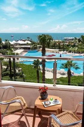 https://images.etstur.com/imgproxy/resize/2560x1440/files/images/hotelImages/etsrooms/466/Kaya_Belek_20251126113900_1.jpg