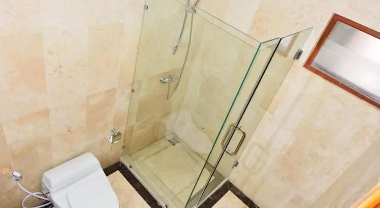 Deluxe Tek Büyük veya İki Ayrı Yataklı Oda, Küçük Mutfak