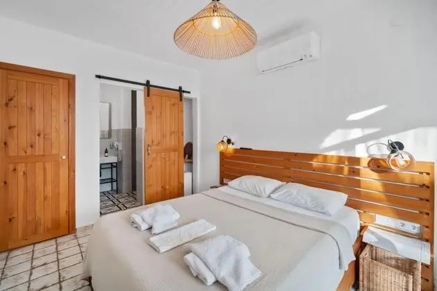 Standart Oda, Havuz ve Bahçe Manzaralı, Balkon veya Teraslı