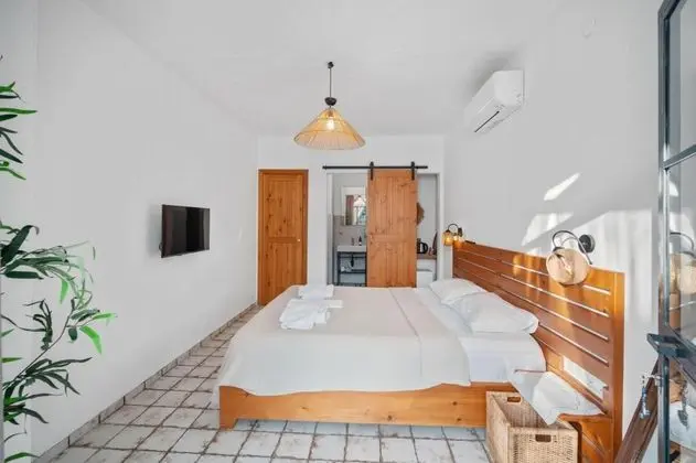Standart Oda, Havuz ve Bahçe Manzaralı, Balkon veya Teraslı