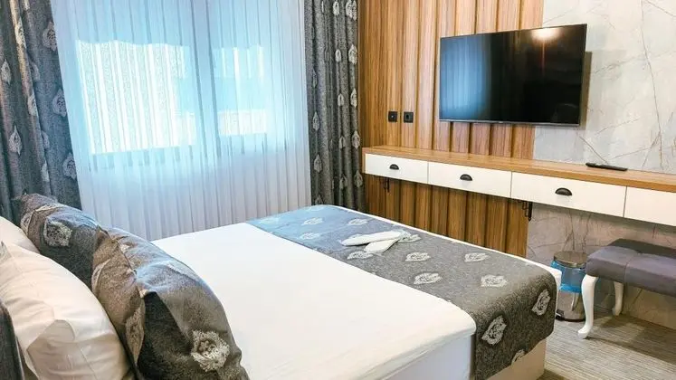 Superior Suite, Bahçe Manzaralı, Balkonlu