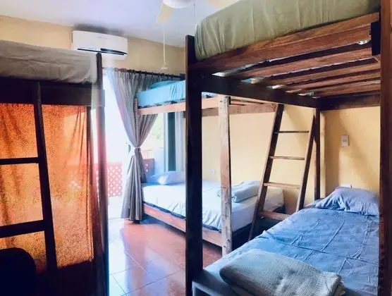Traditional Ortak Ranzalı Oda, Sadece kadınlar için (Sleeping Six Guests)