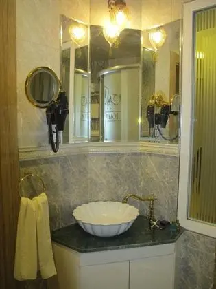 Çift Kişilik, Şehir Manzaralı