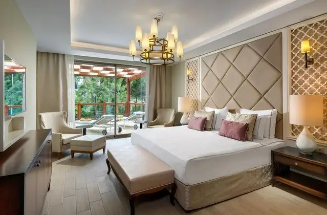https://images.etstur.com/files/images/hotelImages/TR/52921/l/Kaya-Palazzo-Golf-Resort-Oda-392312.jpg