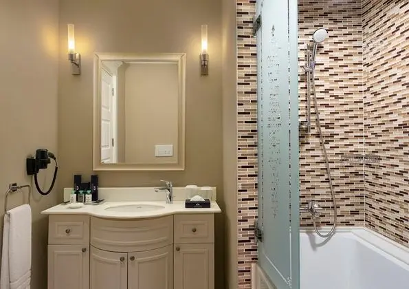 https://images.etstur.com/files/images/hotelImages/TR/52921/l/Kaya-Palazzo-Golf-Resort-Oda-392316.jpg