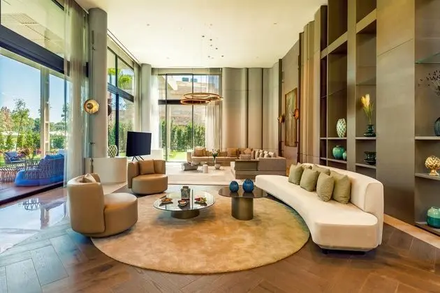 https://images.etstur.com/files/images/hotelImages/TR/52921/l/Kaya-Palazzo-Golf-Resort-Oda-392329.jpg