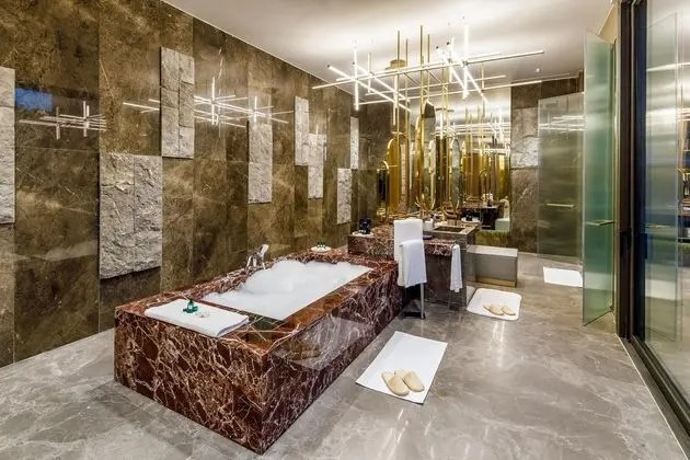 https://images.etstur.com/files/images/hotelImages/TR/52921/l/Kaya-Palazzo-Golf-Resort-Oda-392334.jpg
