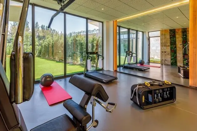 https://images.etstur.com/files/images/hotelImages/TR/52921/l/Kaya-Palazzo-Golf-Resort-Oda-392340.jpg