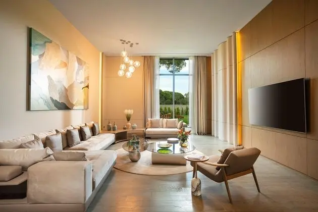 https://images.etstur.com/files/images/hotelImages/TR/52921/l/Kaya-Palazzo-Golf-Resort-Oda-392365.jpg