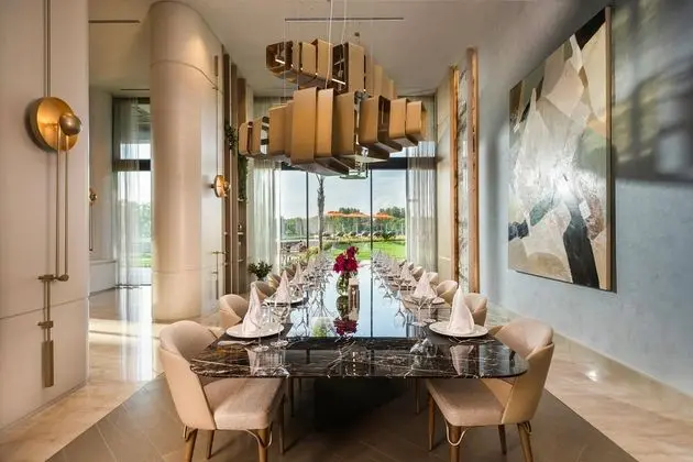 https://images.etstur.com/files/images/hotelImages/TR/52921/l/Kaya-Palazzo-Golf-Resort-Oda-392366.jpg