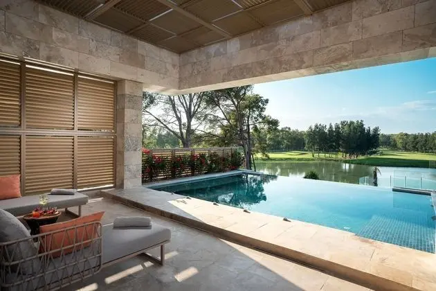 https://images.etstur.com/files/images/hotelImages/TR/52921/l/Kaya-Palazzo-Golf-Resort-Oda-392368.jpg