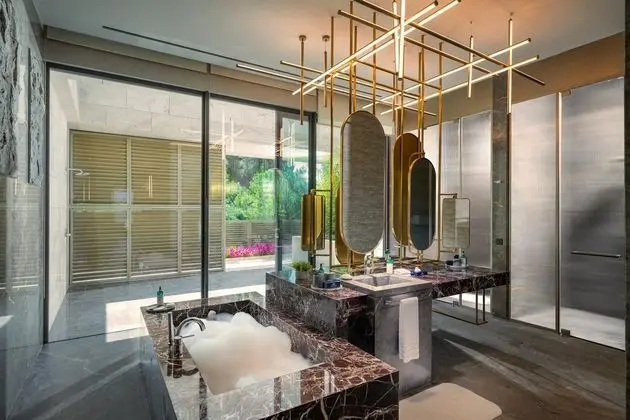 https://images.etstur.com/files/images/hotelImages/TR/52921/l/Kaya-Palazzo-Golf-Resort-Oda-392369.jpg