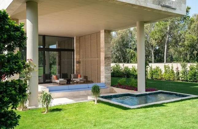 https://images.etstur.com/files/images/hotelImages/TR/52921/l/Kaya-Palazzo-Golf-Resort-Oda-392372.jpg