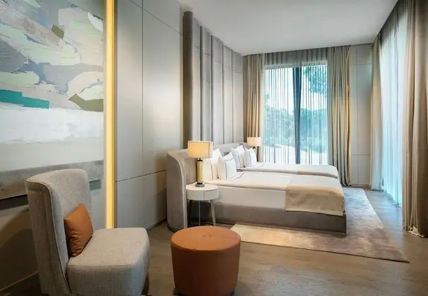 https://images.etstur.com/files/images/hotelImages/TR/52921/l/Kaya-Palazzo-Golf-Resort-Oda-392373.jpg