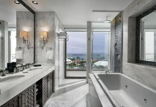 https://images.odamax.com/img/1024x768/odamax/image/upload/Kaya_Palazzo_Golf_Resort_202511251609059_Palazzo_Suite_Sea_View_3_min.jpg